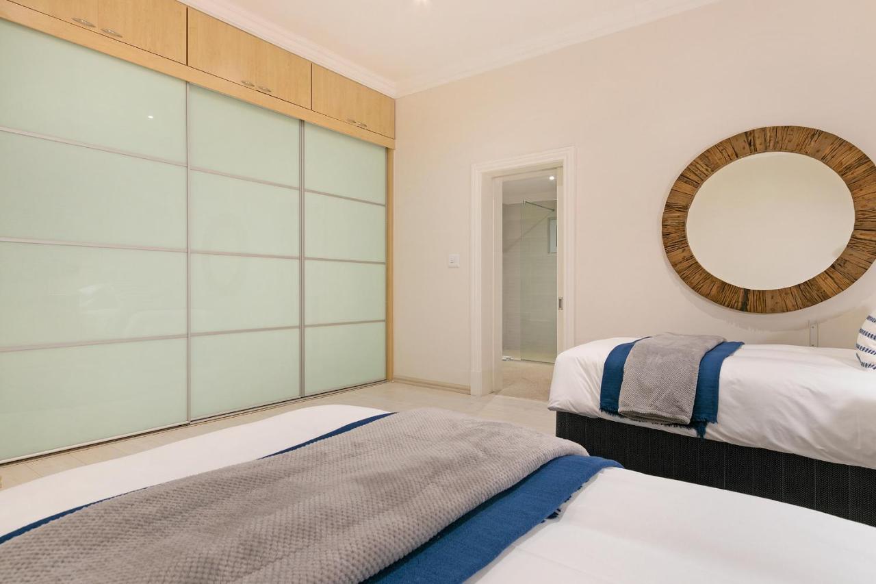 Luxury Serviced Mountain Villa In Constantia Kapstaden Exteriör bild