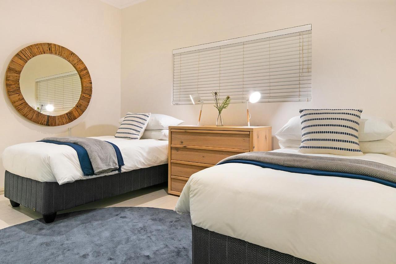 Luxury Serviced Mountain Villa In Constantia Kapstaden Exteriör bild
