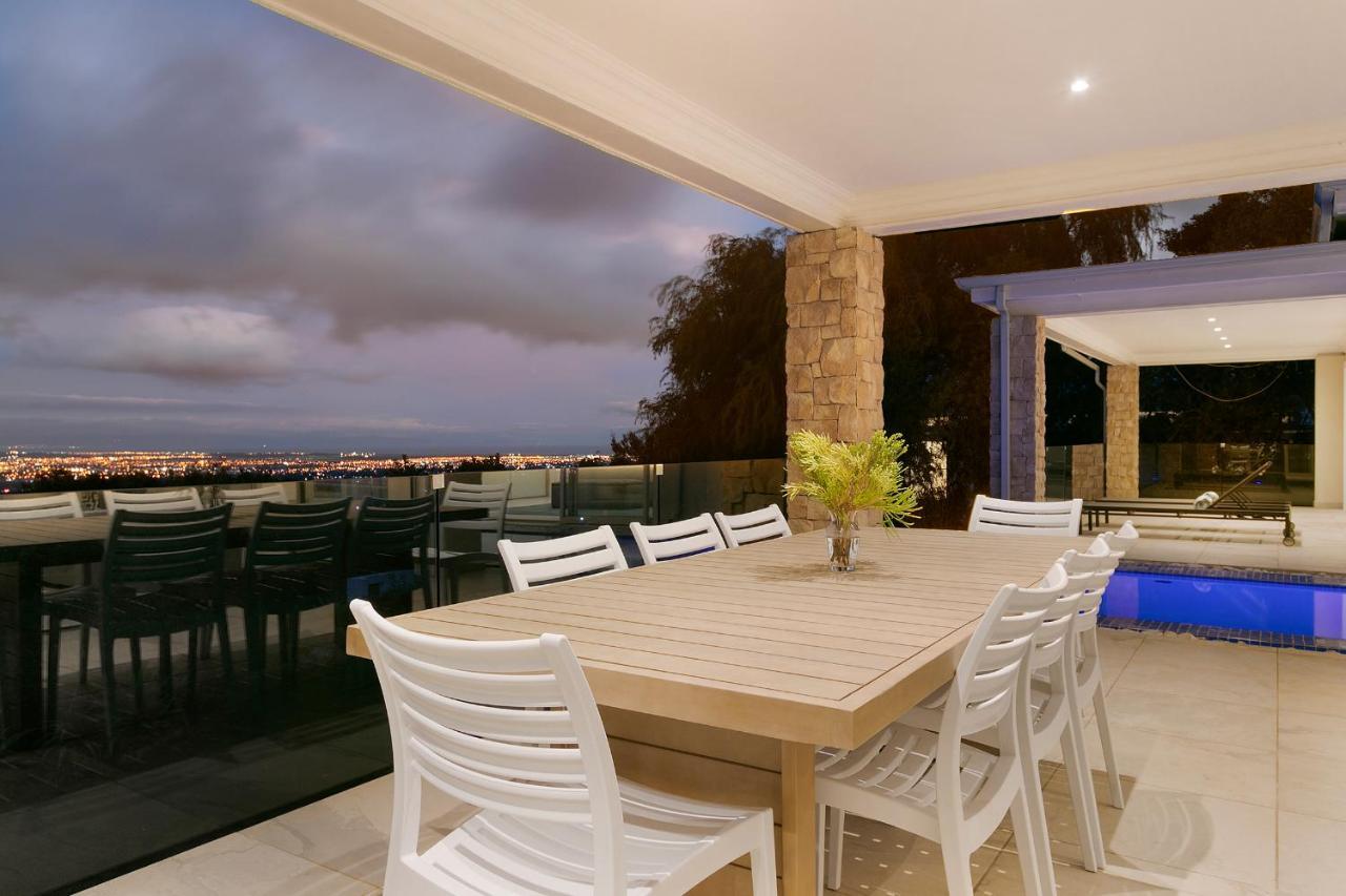 Luxury Serviced Mountain Villa In Constantia Kapstaden Exteriör bild