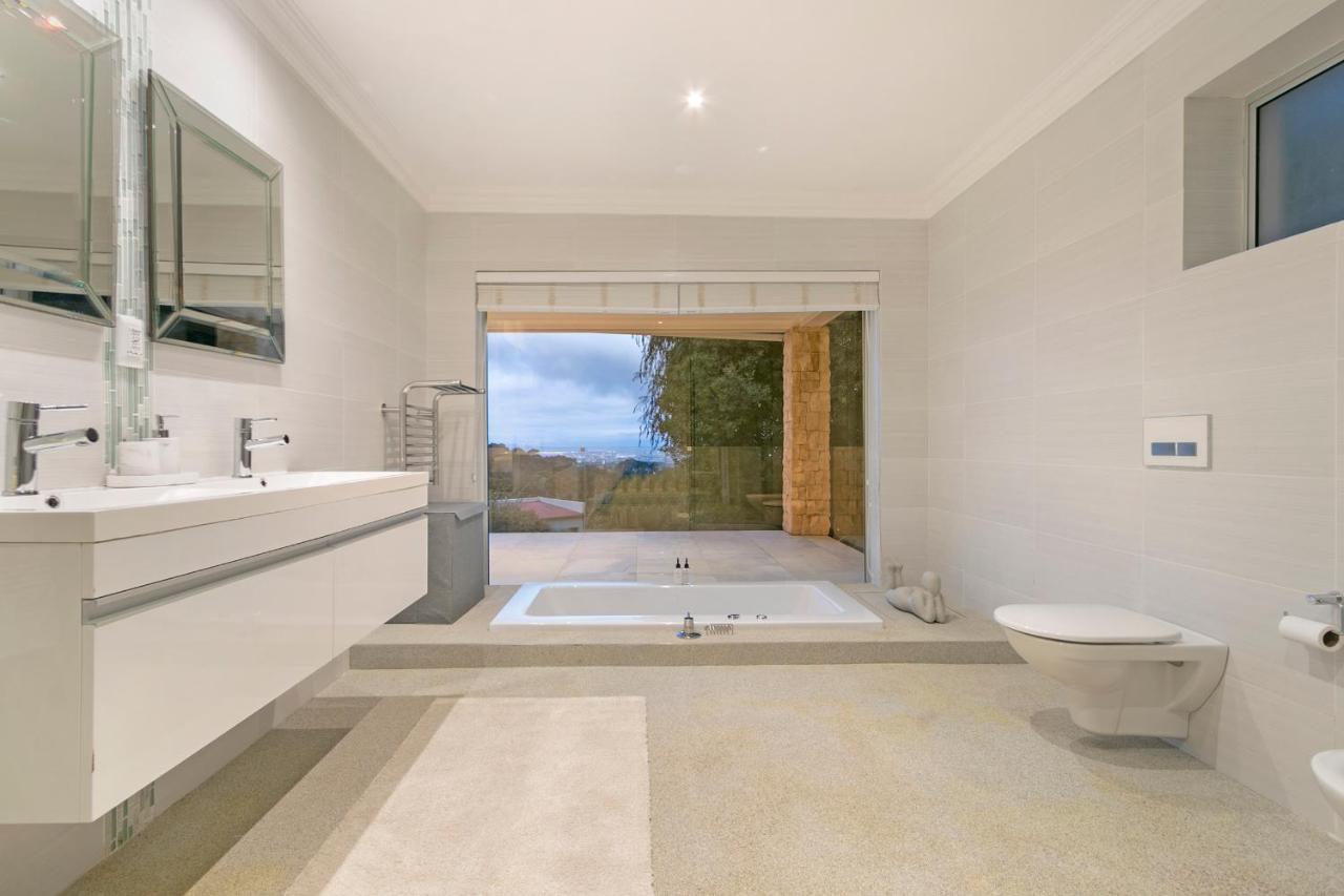 Luxury Serviced Mountain Villa In Constantia Kapstaden Exteriör bild