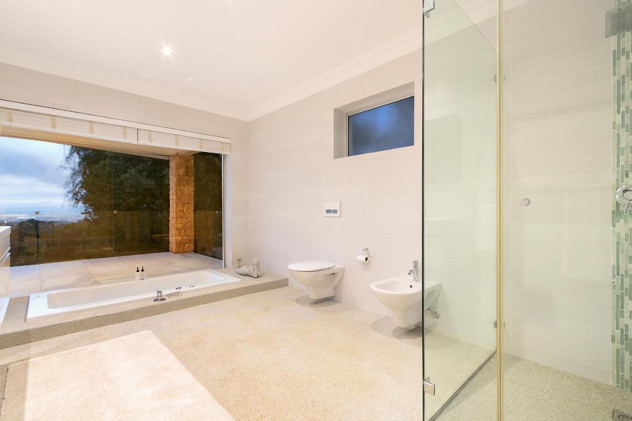 Luxury Serviced Mountain Villa In Constantia Kapstaden Exteriör bild
