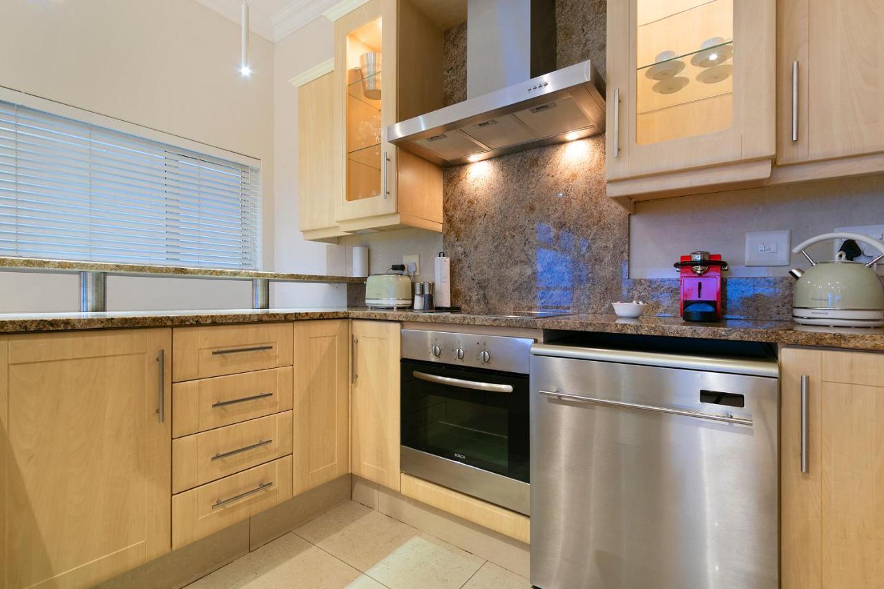 Luxury Serviced Mountain Villa In Constantia Kapstaden Exteriör bild